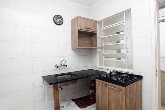 Cozinha + Área de Serviço de apartamento à venda com 2 quartos, 60m² em Menino Deus, Porto Alegre