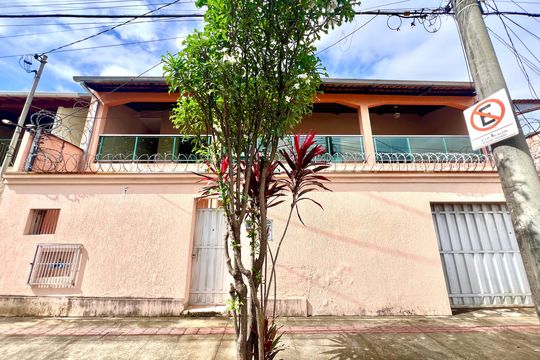 Casa à venda com 5 quartos, 400m² em Rio Branco, Belo Horizonte