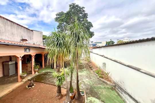 Casa à venda com 5 quartos, 400m² em Rio Branco, Belo Horizonte