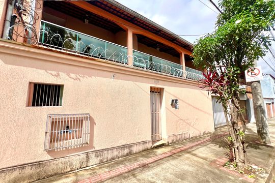 Casa à venda com 5 quartos, 400m² em Rio Branco, Belo Horizonte