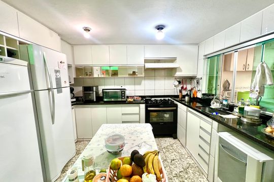 Casa à venda com 5 quartos, 400m² em Rio Branco, Belo Horizonte