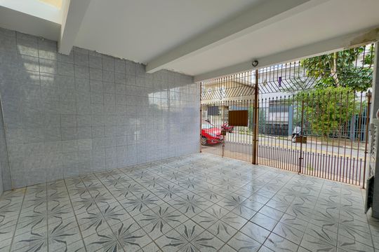 Garagem de casa à venda com 3 quartos, 133m² em Vila Zanardi, Guarulhos