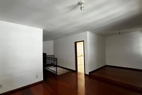 Sala de casa para alugar com 3 quartos, 302m² em Santa Lúcia, Belo Horizonte