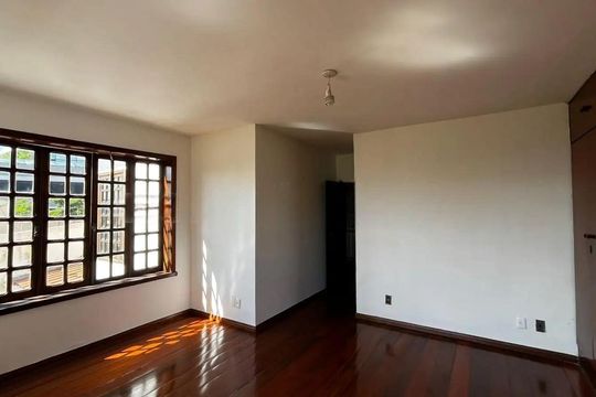 Sala de casa para alugar com 3 quartos, 302m² em Santa Lúcia, Belo Horizonte
