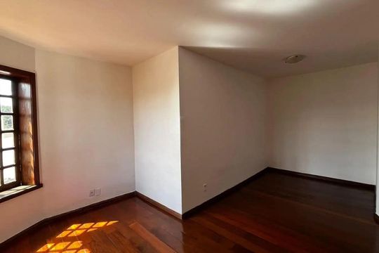 Sala de casa para alugar com 3 quartos, 302m² em Santa Lúcia, Belo Horizonte