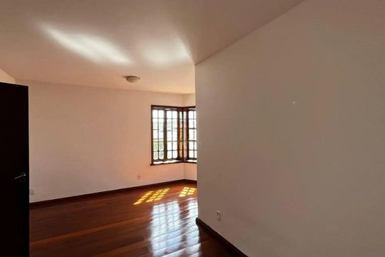 Sala de casa para alugar com 3 quartos, 302m² em Santa Lúcia, Belo Horizonte