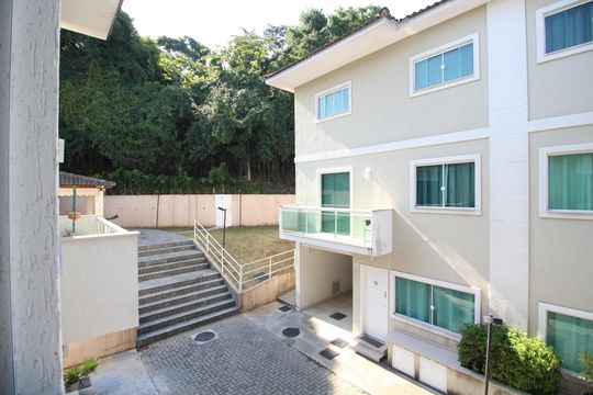 Quarto 1 - Vista de casa de condomínio à venda com 4 quartos, 150m² em Taquara, Rio de Janeiro