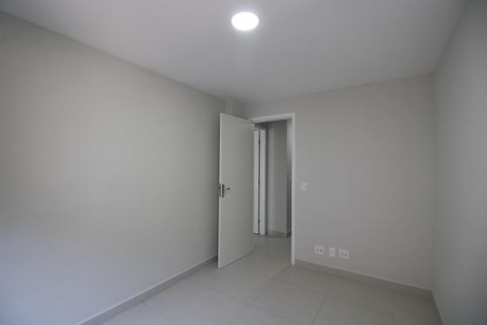 Quarto 1 de casa de condomínio à venda com 4 quartos, 150m² em Taquara, Rio de Janeiro