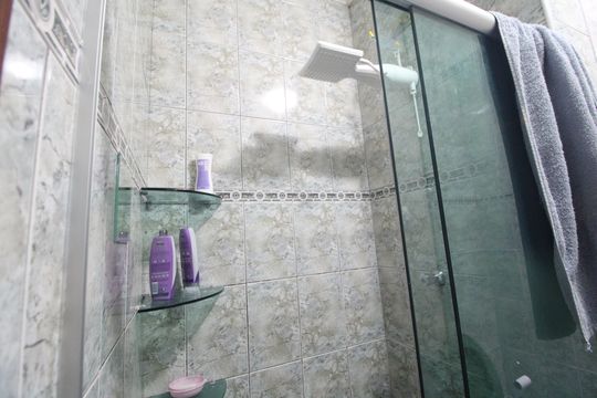 Banheiro comum de casa à venda com 3 quartos, 126m² em Vila Represa, São Paulo