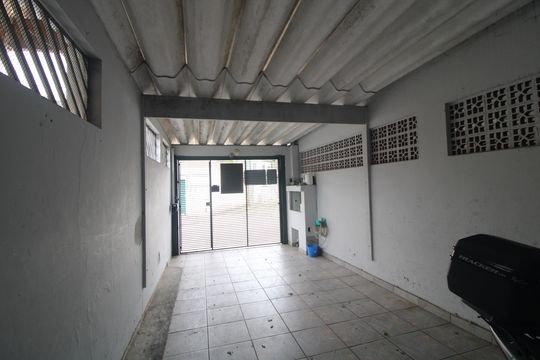 Garagem de casa à venda com 3 quartos, 126m² em Vila Represa, São Paulo