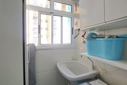 Área de serviço de apartamento à venda com 3 quartos, 63m² em São Sebastião, Porto Alegre