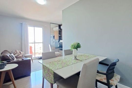 Sala de apartamento à venda com 3 quartos, 63m² em São Sebastião, Porto Alegre