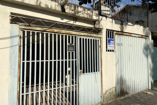 Fachada de casa à venda com 3 quartos, 96m² em Bonfim, Osasco