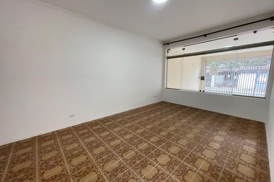 Casa à venda com 3 quartos, 121m² em Jardim Sao Jorge (raposo Tavares), São Paulo