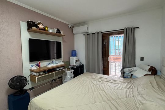Suite de casa à venda com 3 quartos, 247m² em Parque Gerassi, Santo André