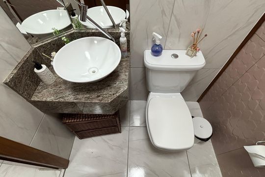 Lavabo de casa à venda com 3 quartos, 247m² em Parque Gerassi, Santo André