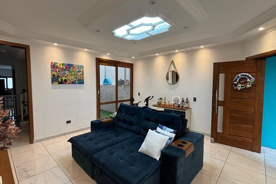 Casa à venda com 3 quartos, 247m² em Parque Gerassi, Santo André