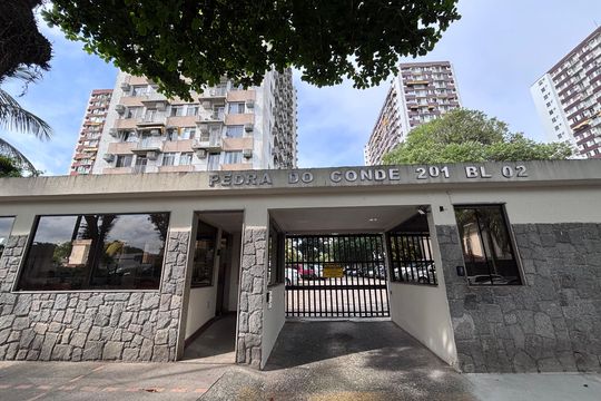 Fachada de apartamento para alugar com 2 quartos, 57m² em Barra da Tijuca, Rio de Janeiro