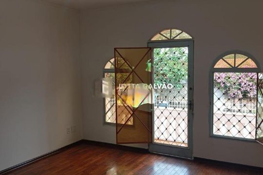 Casa à venda com 4 quartos, 250m² em Vila Marieta, Campinas