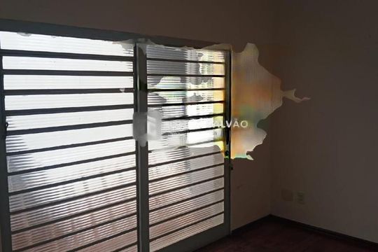 Casa à venda com 4 quartos, 250m² em Vila Marieta, Campinas