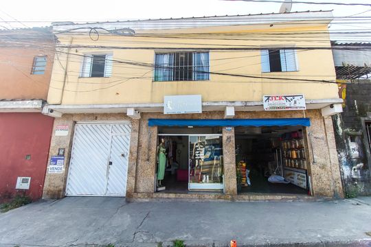 Fachada  de casa à venda com 6 quartos, 240m² em Jardim São Paulo, São Paulo