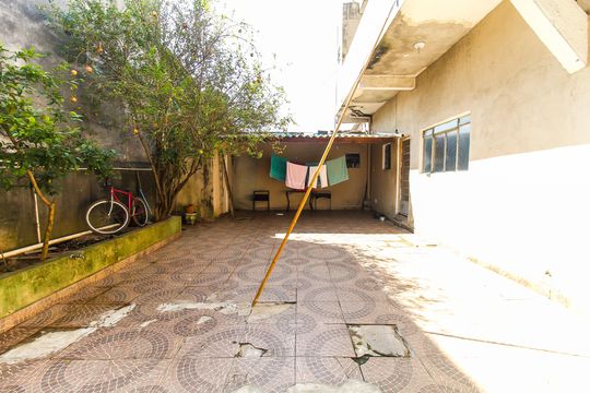 Quintal de casa à venda com 6 quartos, 240m² em Jardim São Paulo, São Paulo