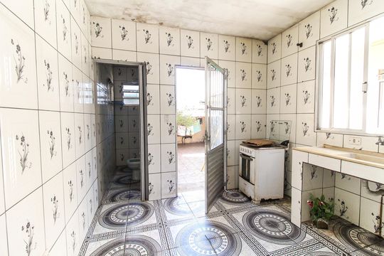 Cozinha 2 de casa à venda com 6 quartos, 240m² em Jardim São Paulo, São Paulo