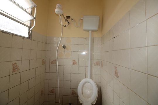 Banheiro de casa para alugar com 1 quarto, 37m² em Vila Ré, São Paulo