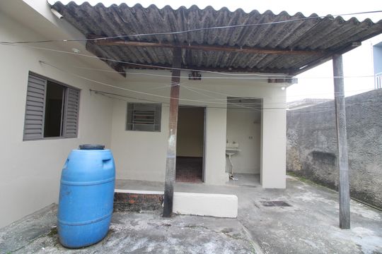 Fachada casa de casa para alugar com 1 quarto, 37m² em Vila Ré, São Paulo