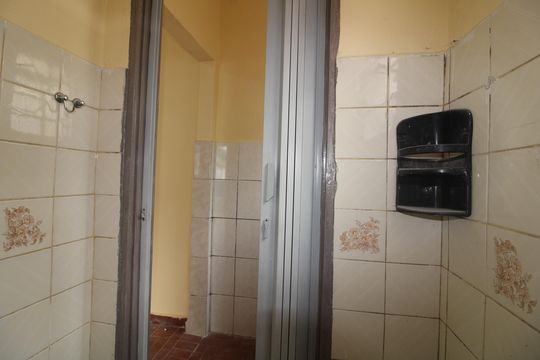 Banheiro de casa para alugar com 1 quarto, 37m² em Vila Ré, São Paulo