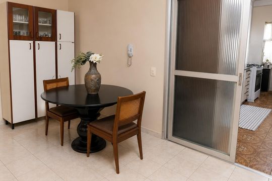 Cozinha de apartamento à venda com 3 quartos, 148m² em Vila Itapura, Campinas