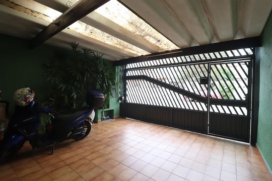 Garagem de casa à venda com 2 quartos, 107m² em Vila Scarpelli, Santo André