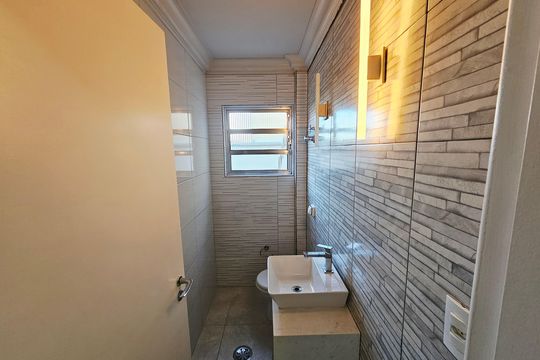 Banheiro de casa à venda com 4 quartos, 174m² em Vila Isolina Mazzei, São Paulo
