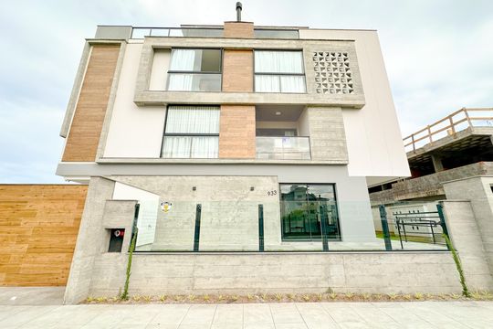 Fachada de apartamento para alugar com 2 quartos, 75m² em Ingleses do Rio Vermelho, Florianópolis