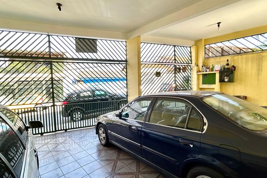 Garagem de casa à venda com 3 quartos, 235m² em Jardim Valeria, Guarulhos