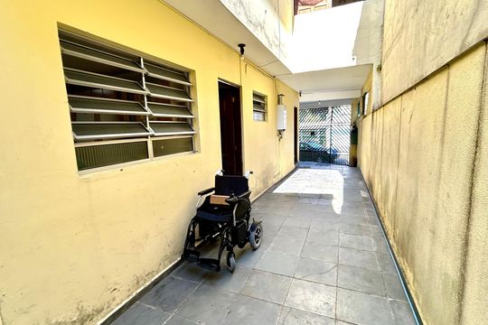 Quintal de casa à venda com 3 quartos, 235m² em Jardim Valeria, Guarulhos