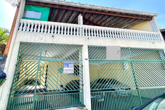 Placa instalada na fachada do imóvel de casa à venda com 3 quartos, 235m² em Jardim Valeria, Guarulhos