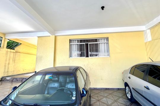 Garagem de casa à venda com 3 quartos, 235m² em Jardim Valeria, Guarulhos