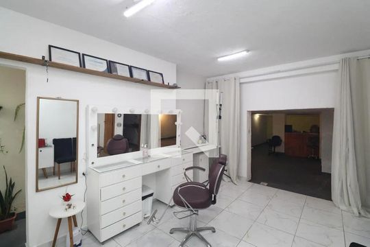 Garagem de casa à venda com 2 quartos, 147m² em Vila Gustavo, São Paulo