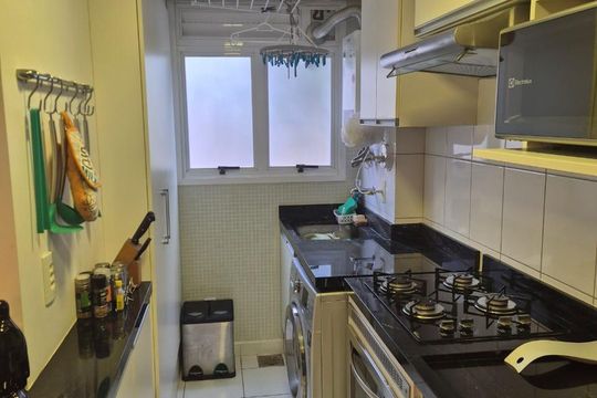 Cozinha de apartamento à venda com 2 quartos, 52m² em Partenon, Porto Alegre