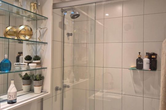 Banheiro de apartamento à venda com 2 quartos, 52m² em Partenon, Porto Alegre
