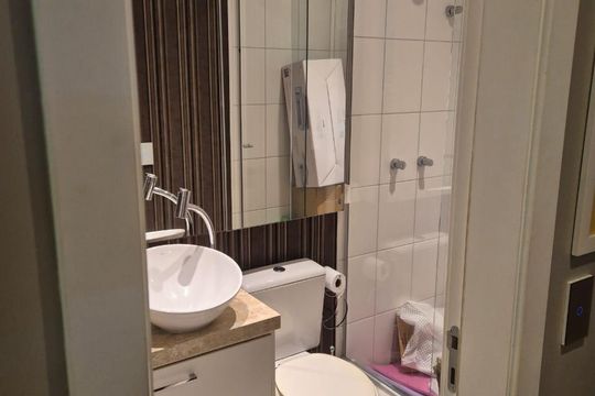 Banheiro de apartamento à venda com 2 quartos, 52m² em Partenon, Porto Alegre