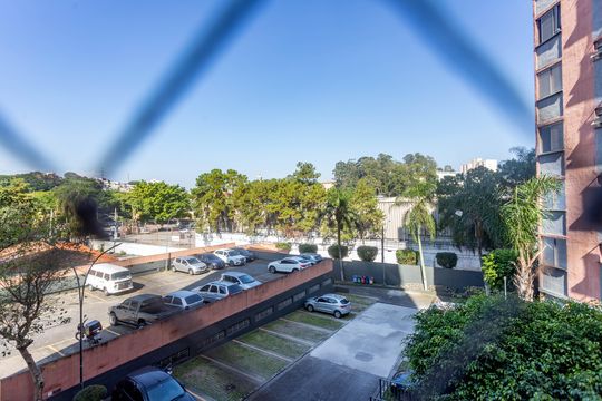 Vista do quarto 1  de apartamento para alugar com 2 quartos, 57m² em Taboão, Diadema