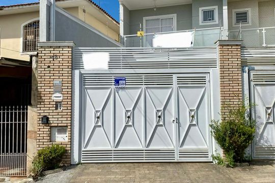 Fachada de casa à venda com 3 quartos, 125m² em Parque Vitoria, São Paulo