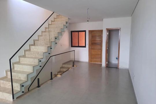 Casa à venda com 3 quartos, 170m² em Nossa Senhora do O, São Paulo