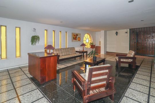 Hall de entrada de apartamento à venda com 3 quartos, 129m² em Santa Cecília, Porto Alegre