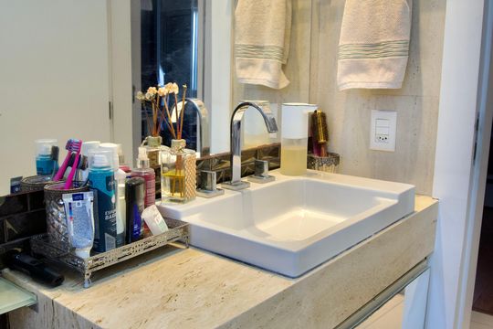 Banheiro de apartamento à venda com 4 quartos, 120m² em Coracao de Jesus, Belo Horizonte