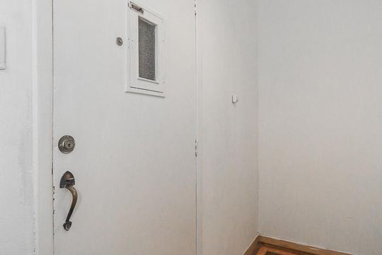 Hall de entrada de apartamento à venda com 3 quartos, 130m² em Petrópolis, Porto Alegre