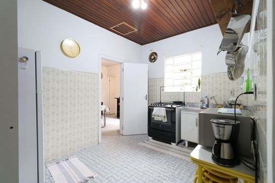 Cozinha de casa à venda com 2 quartos, 170m² em Alto de Pinheiros, São Paulo