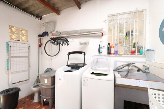 Área de Serviço de casa à venda com 2 quartos, 170m² em Alto de Pinheiros, São Paulo